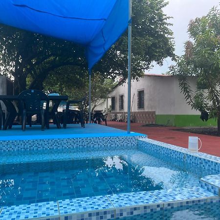 Hotel Chulamar, Piscina Y Restaurante エスクィントラ エクステリア 写真