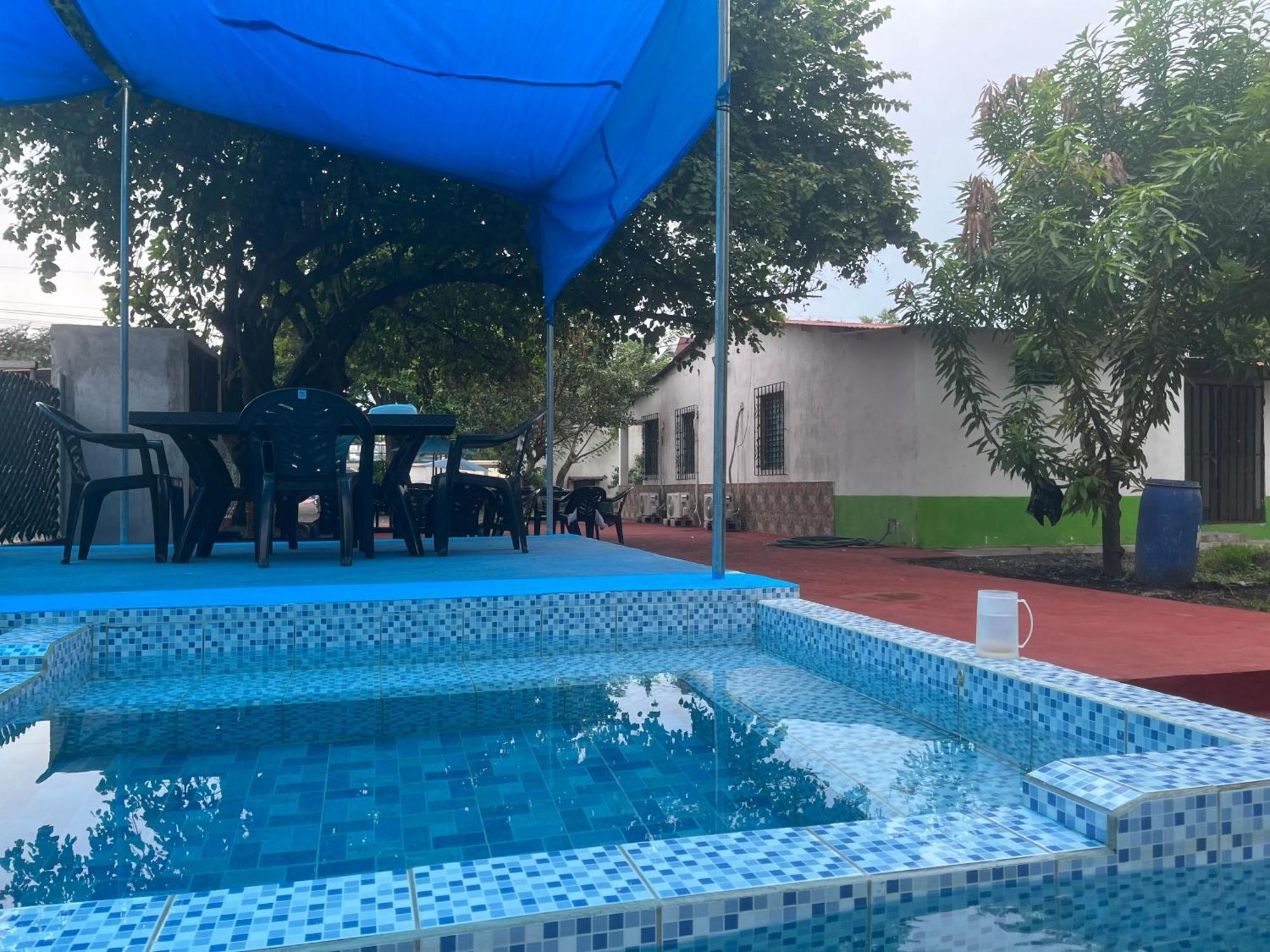 Hotel Chulamar, Piscina Y Restaurante エスクィントラ エクステリア 写真